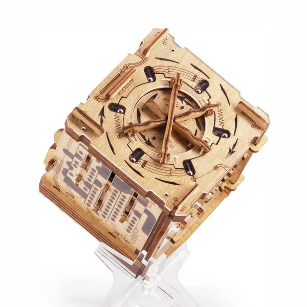 Cluebox: Cambridge Labryinth